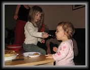 04/03/2007 : Merci Manon de me donner mon gâteau d'anniversaire !
