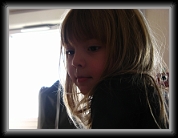 17/03/2007 : Manon est bien pensive....