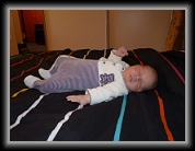 14/01/2012 : Petit dodo sur le lit de mes parents